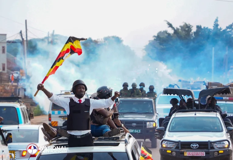 Amazi si ya yandi muri UPDF:Hamenyekanye abafashije Bobi Wine kwihisha ubutasi kugeza asohotse igihugu