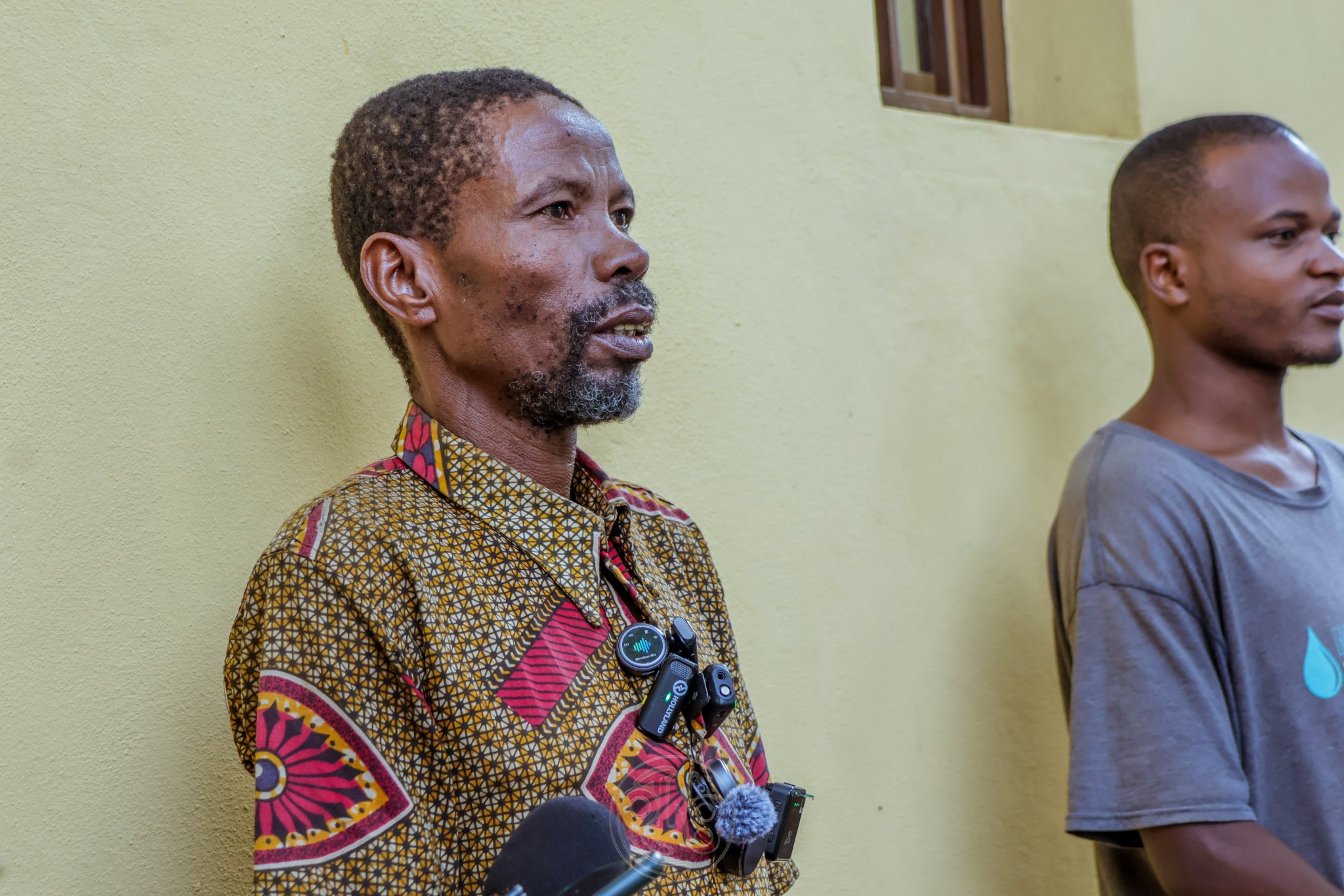 Polisi yerekanye Abarundi 2 bafatiwe muri Congo ivuga ko banyuze mu Rwanda