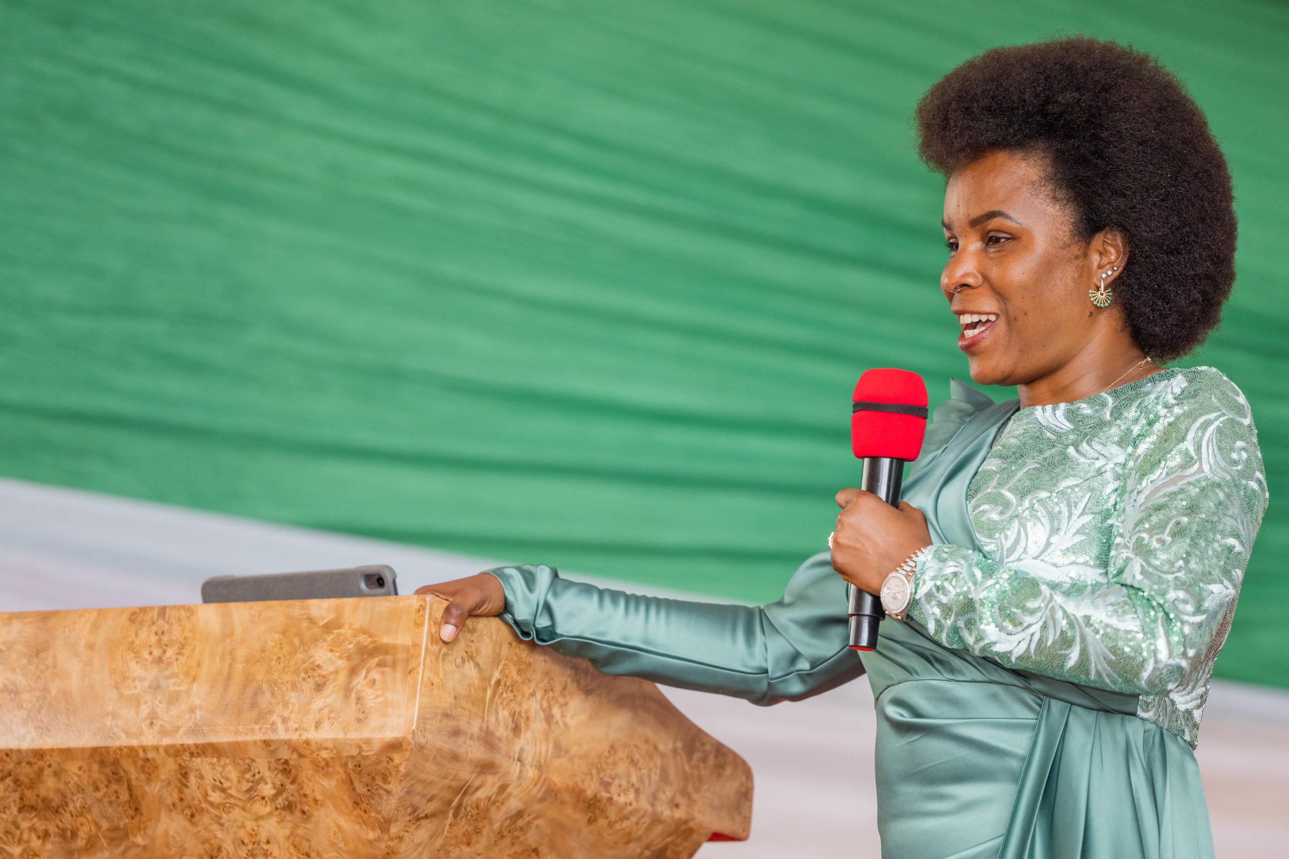 Umugore wa Ndayishimiye yavuze ku gisokozo cye giherutse guteza impagarara