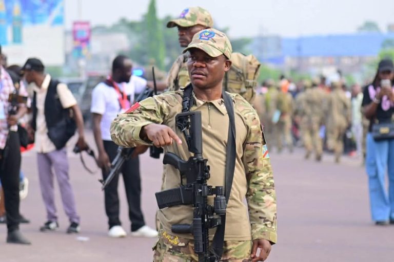 Jenerali ukuriye abasirikare barinda Tshisekedi yaburiye Kabila