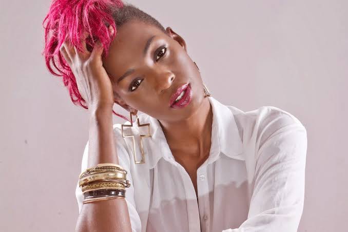 Umuhanzi Cindy yahuye n'uruva gusenya ubwo yari ateze RwandAir