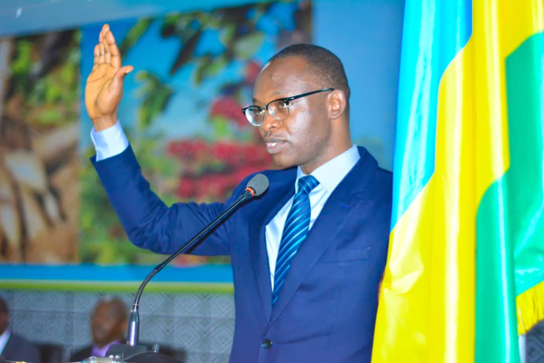 Ni ibiki bikubiye mu gitabo Dr Bizimana yise ‘Kunyaza’ ?