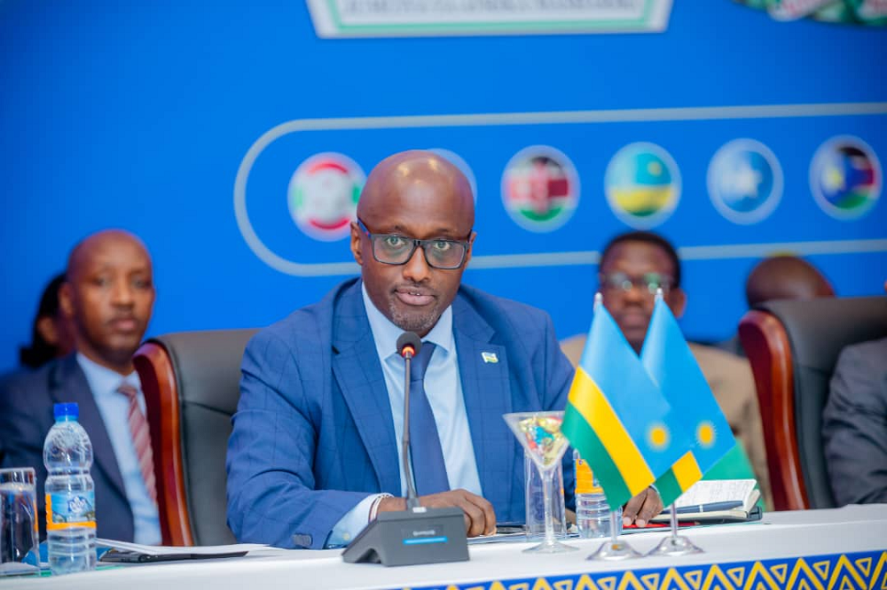 Hon. Sebaba aribaza igihe azambukira umupaka!