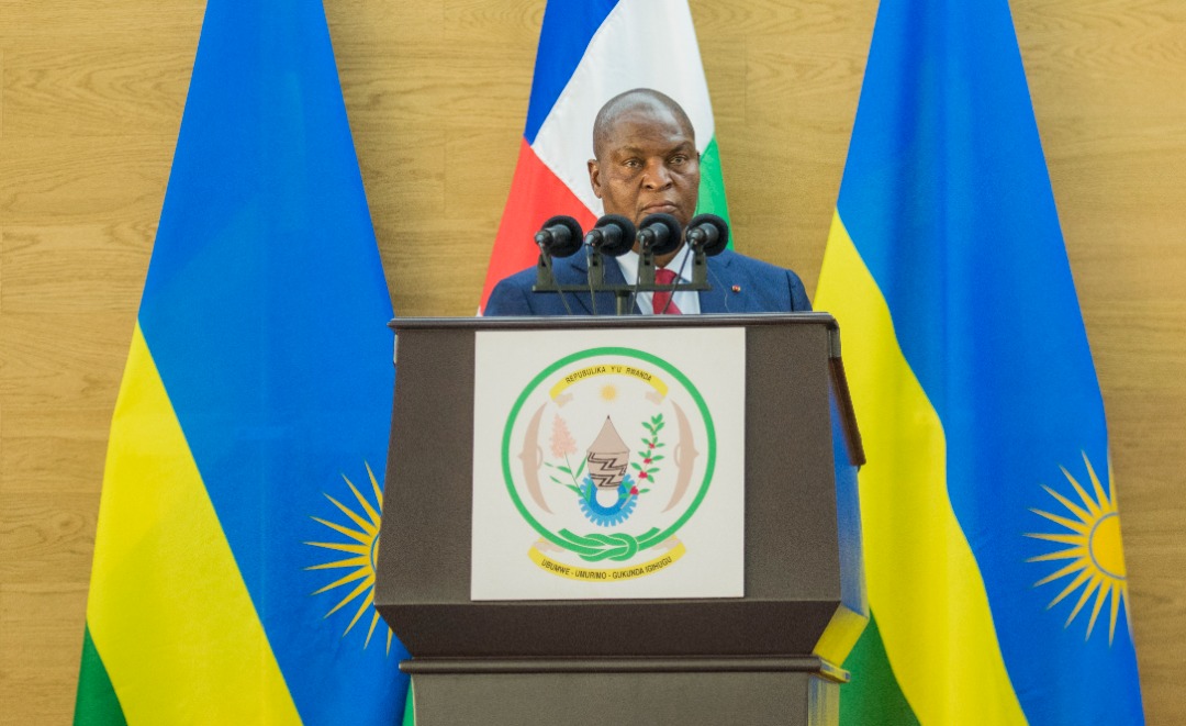 Perezida Touadéra ararembye, yajyanwe kuvurizwa mu mahanga igitaraganya