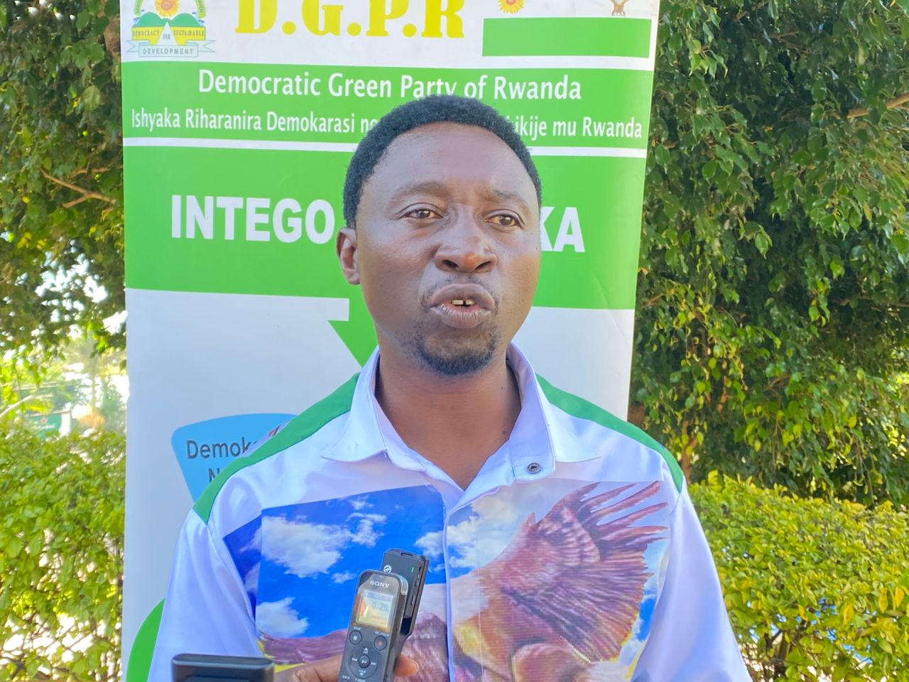 Turifuza ko abagize imitwe yitwaje intwaro yo muri RDC bashyirwa muri FARDC: Dr. Habineza