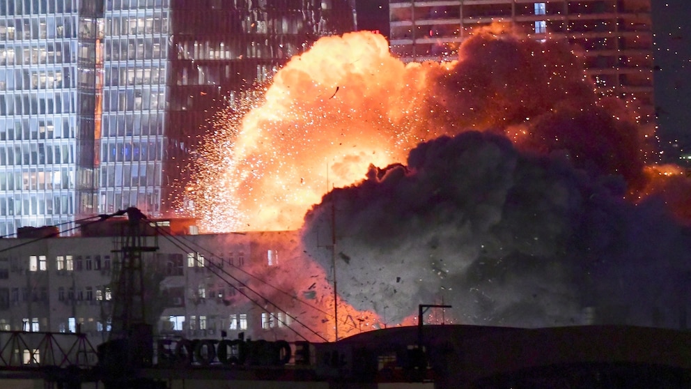 Iran Lance une Pluie de Missiles sur Israël en Réplique Dévastatrice